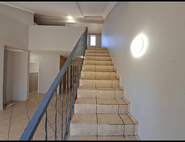 3 BEDROOM TOWNHOUSE FOR SALE IN ILLIONDALE
